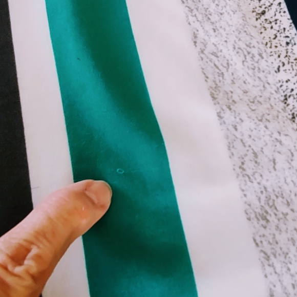 VAN HEUSEN LARGE PULLOVER V-NECK - Picture 7 of 7